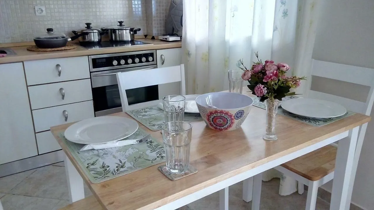 Cute Maisonette No2 On Coastal Sidewalk Nikiti  0*, Nikiti (Sithonia) Grekland