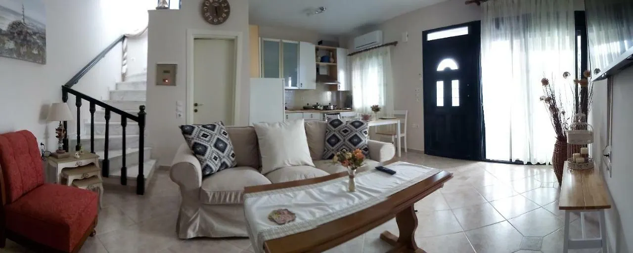 Cute Maisonette No2 On Coastal Sidewalk Nikiti  Semesterbostad