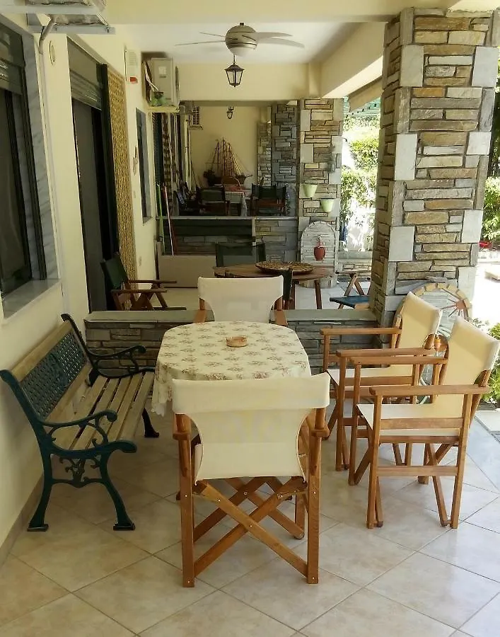 Cute Maisonette No2 On Coastal Sidewalk Nikiti