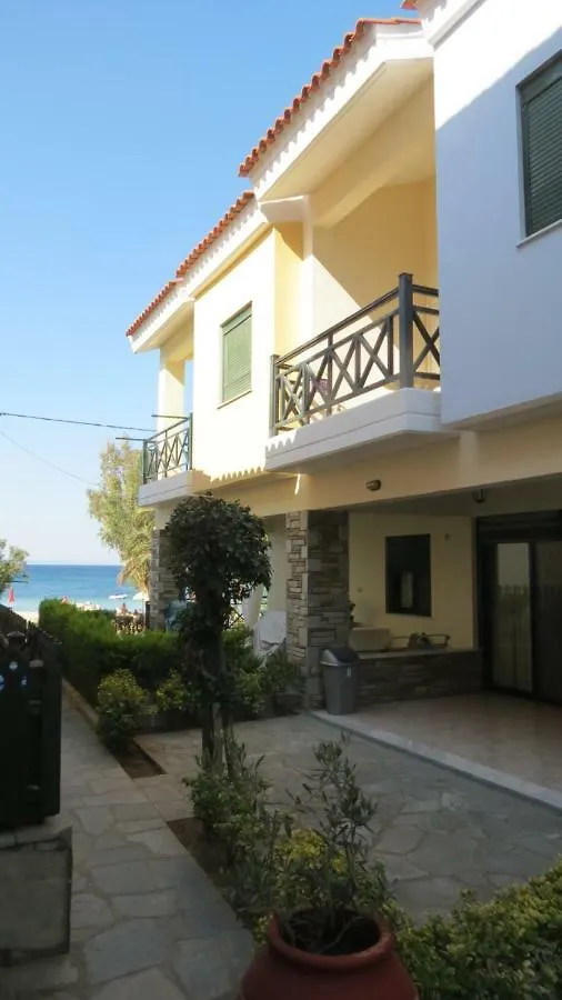 Cute Maisonette No2 On Coastal Sidewalk Nikiti  Nikiti (Sithonia)